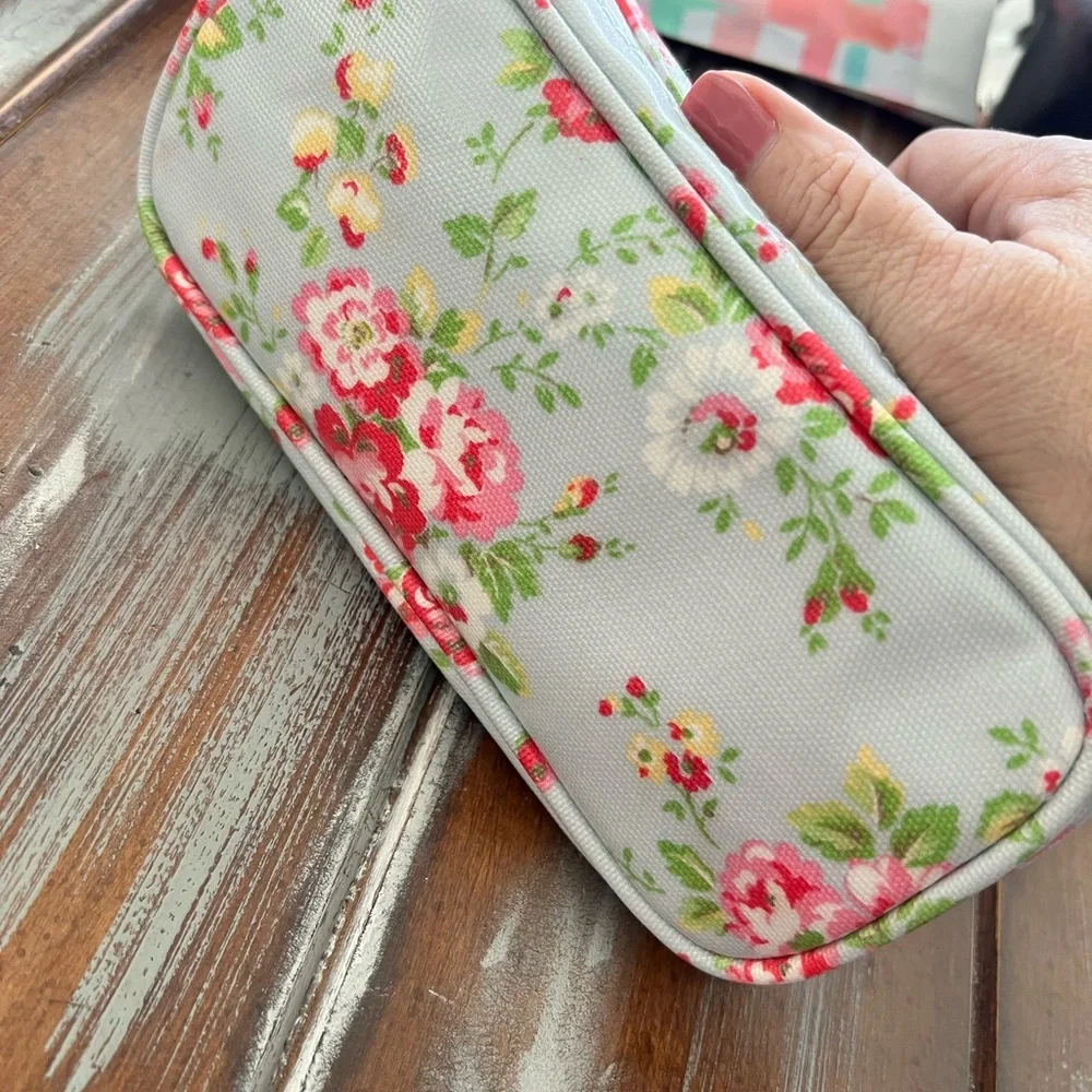 Cath Kidston White and Floral Cosmetic Bag - Picture 8 of 9